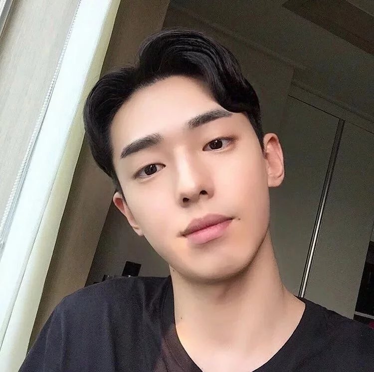 连凝晶娥