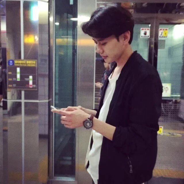 秦元波初