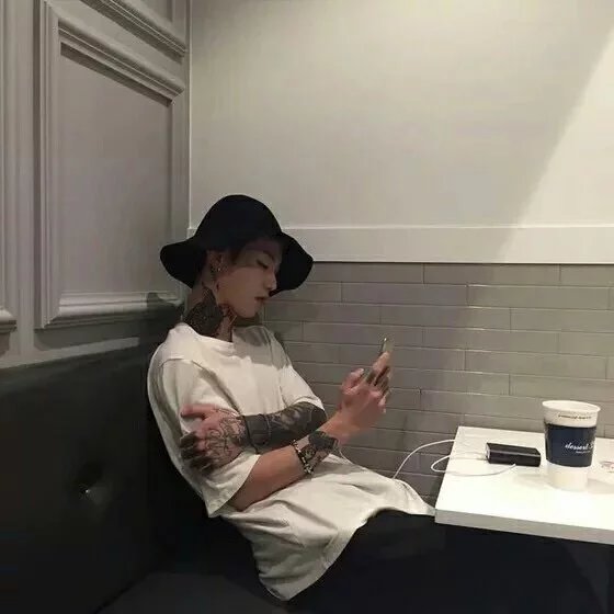 诸葛行雅佳